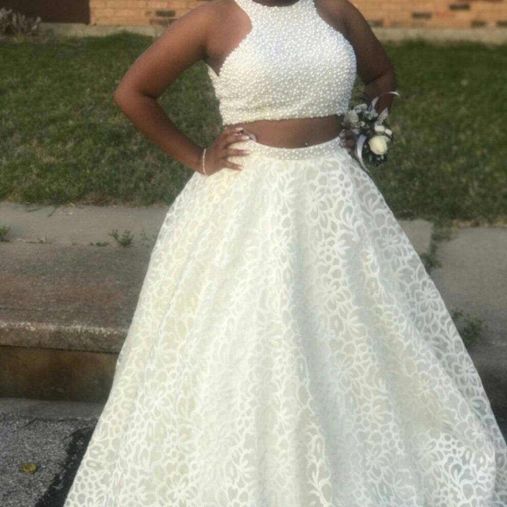 PROM DRESS FOR SALE !!!